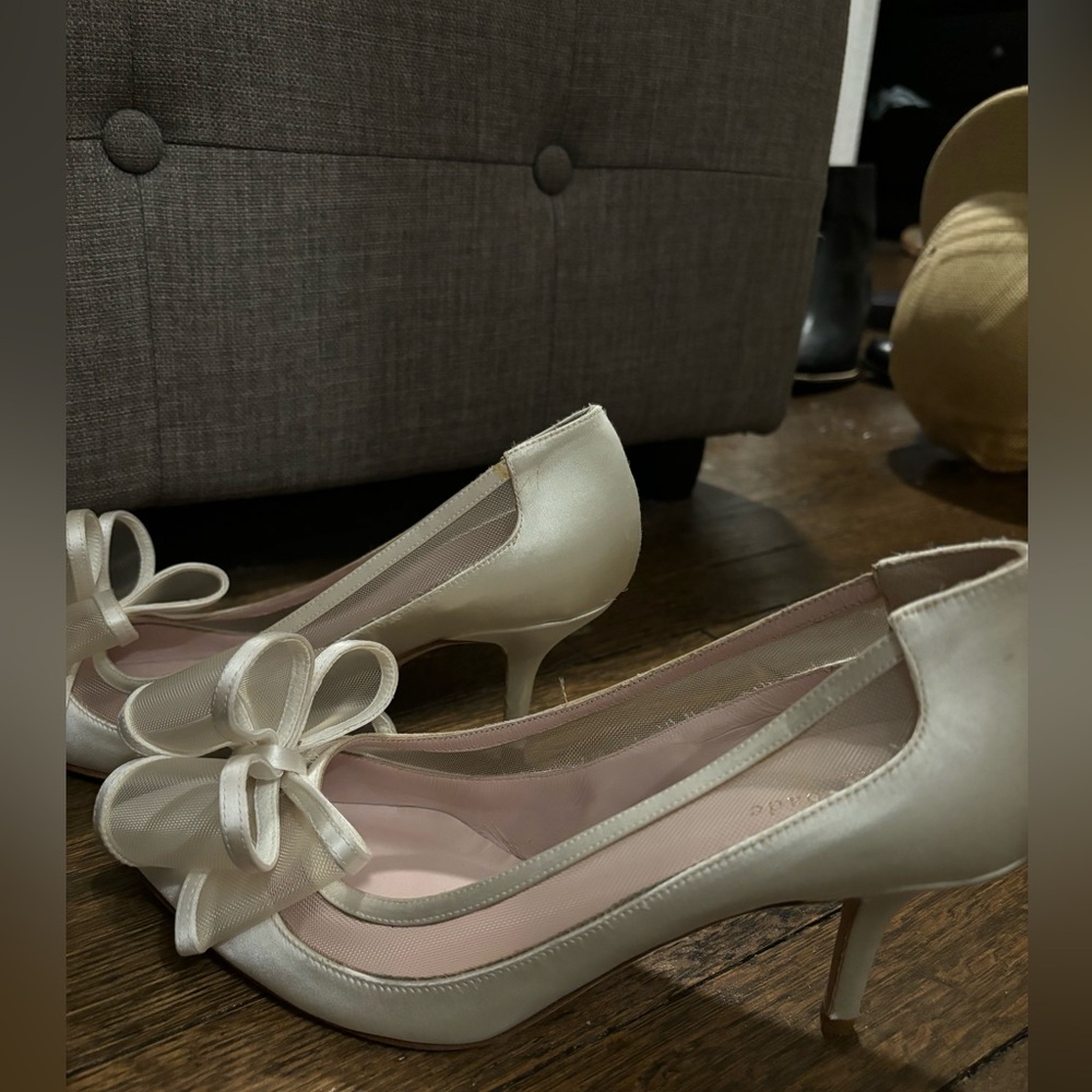 Kate Spade bow satin pumps